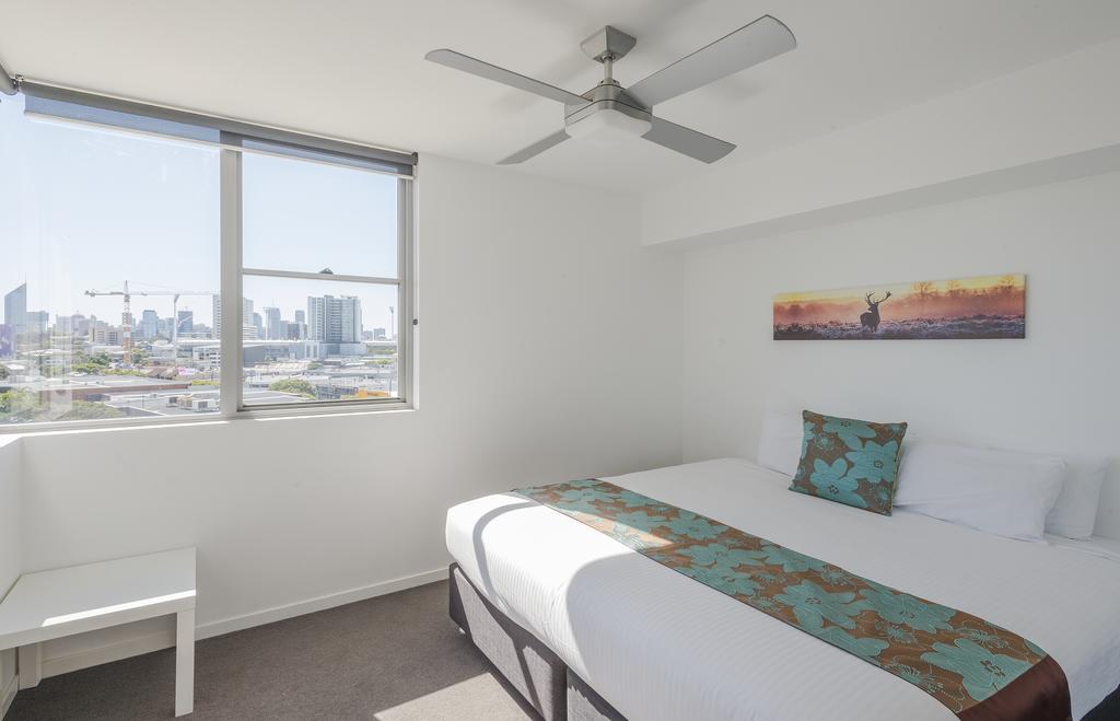 Eastwood 5*